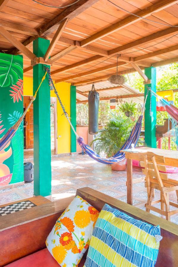 Colibri Hostal Минка Екстериор снимка